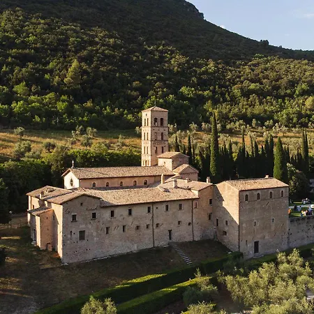 Abbazia San Pietro In Valle