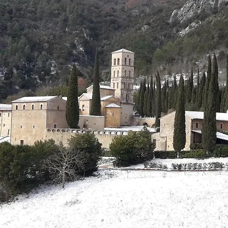 Abbazia San Pietro In Valle Εξοχικό σπίτι *