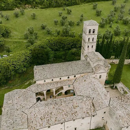 Abbazia San Pietro In Valle *